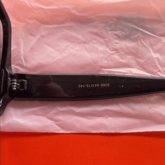 Chic ysl Black Sunglasses - Picture 5 of 8